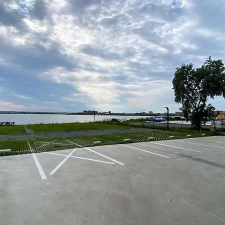 Myosotis Studio By The Lake *